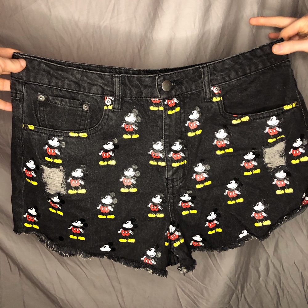 MICKEY MOUSE black denim shorts ! ✨✨✨